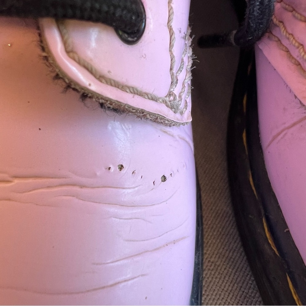 Dr. Martens Girl's Grade School 1460 “Pale Pink” Patent Combat Boots Size-10 - Picture 3 of 8